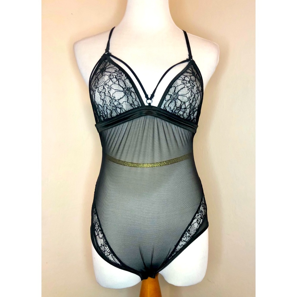FREDERICKs of Hollywood Lingerie (S)
